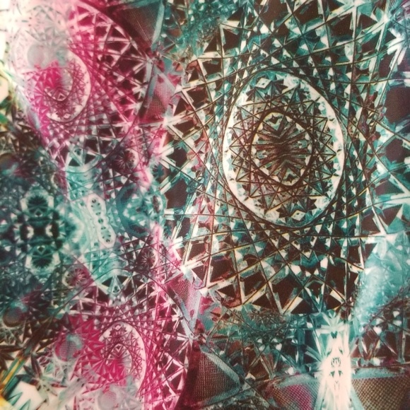 CLEARANCE FLEX Crystal Galaxy Yoga Capris - S - Picture 6 of 7